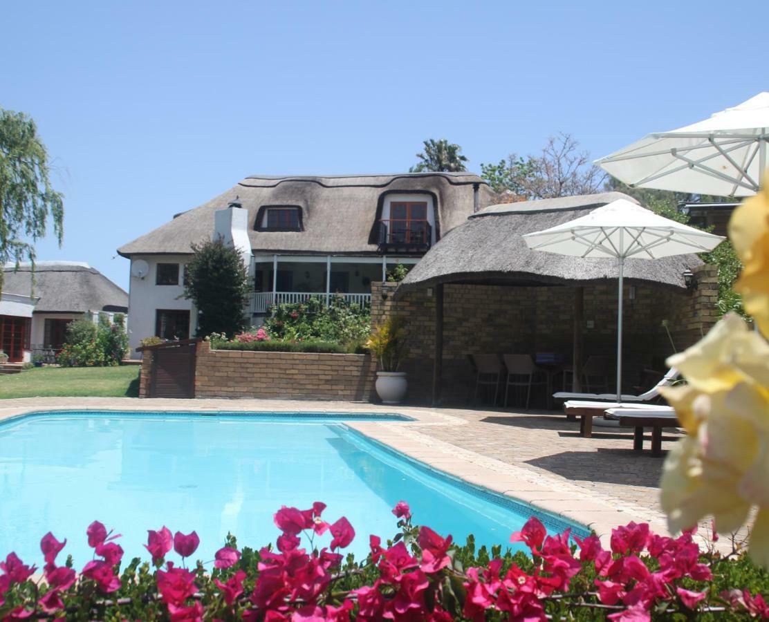 Acara Guesthouse & Cottages Stellenbosch Buitenkant foto